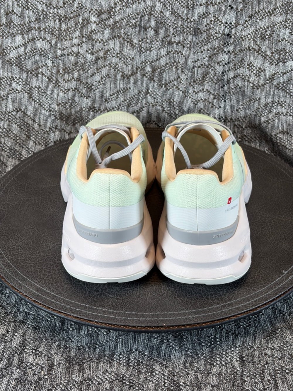 On Cloudpulse Trainer Sneakers Women's 9.5 Lima / Savannah - Picture 6 of 9
